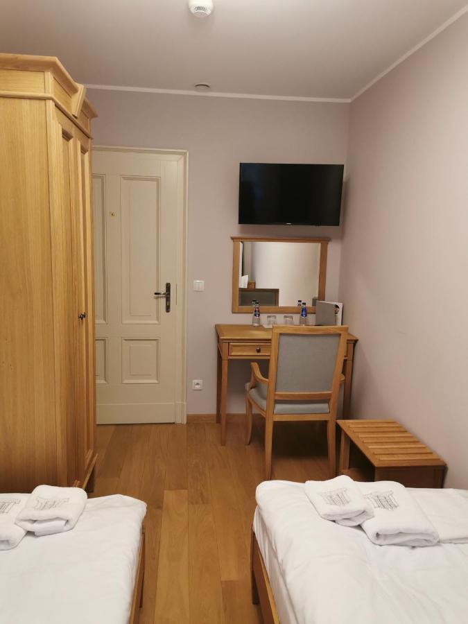 Kasztanowy Palac Swadzim Экстерьер фото