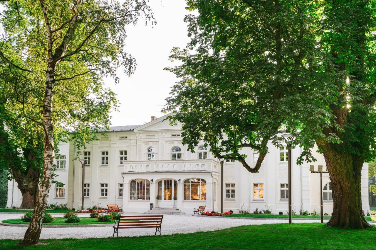 Kasztanowy Palac Swadzim Экстерьер фото