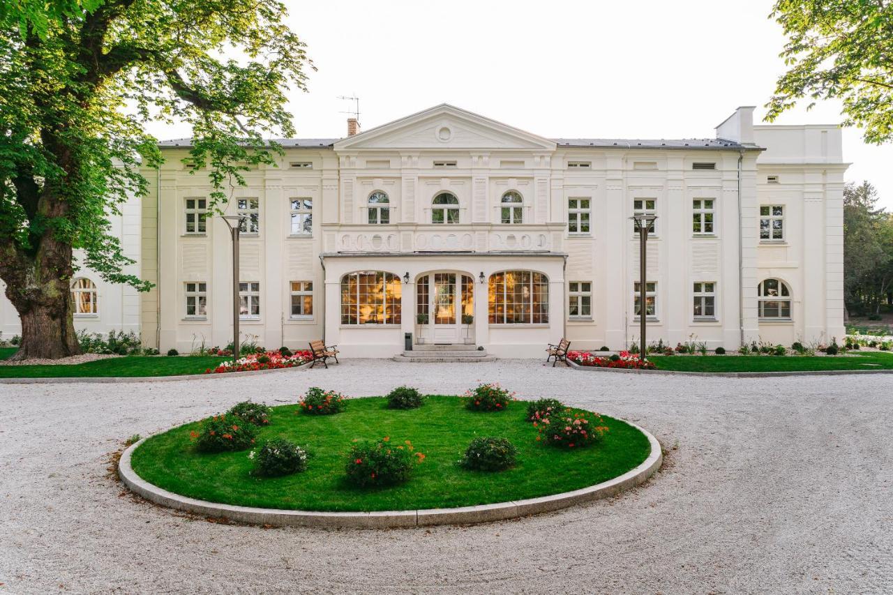 Kasztanowy Palac Swadzim Экстерьер фото